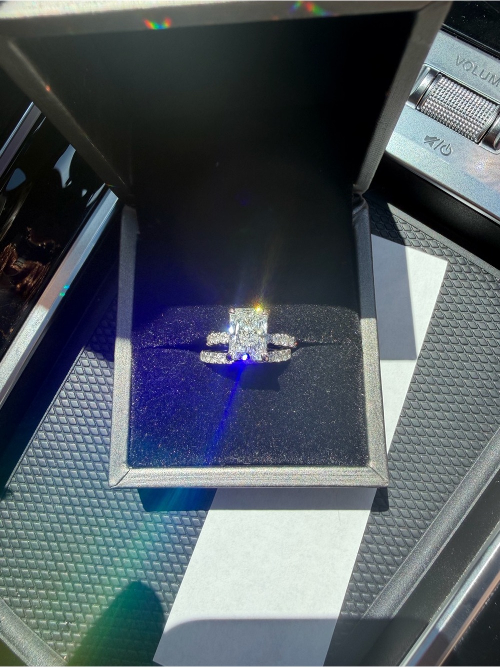 18k wd wedding band